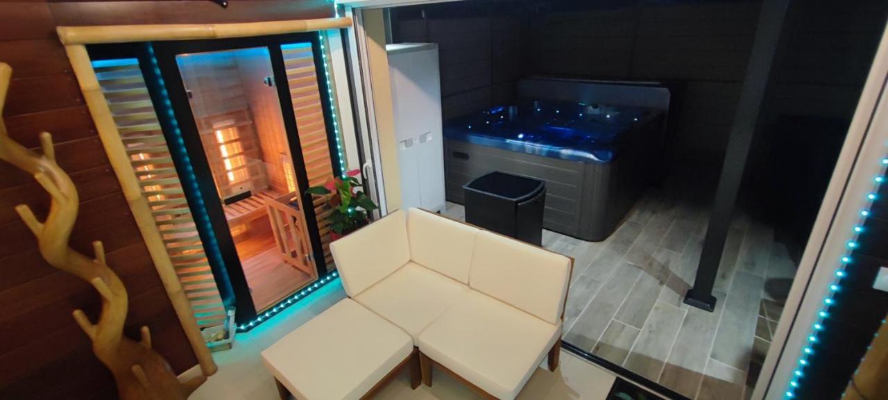 La Kaz Rhumantique Sauna And Spa Privatif La Rivière-Saint-Sauveur Dış mekan fotoğraf