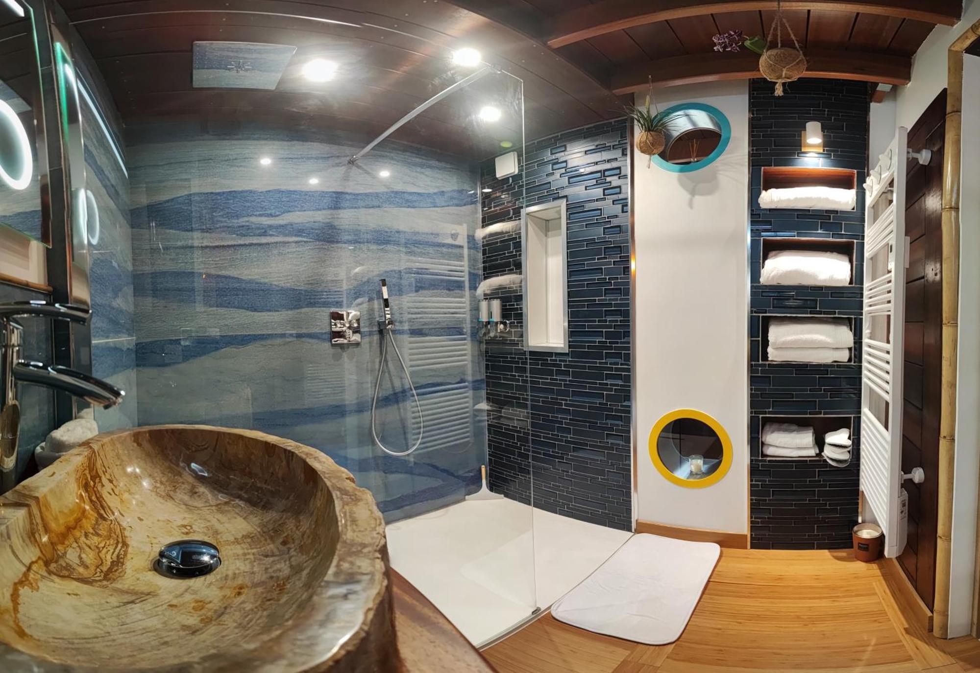 La Kaz Rhumantique Sauna And Spa Privatif La Rivière-Saint-Sauveur Dış mekan fotoğraf